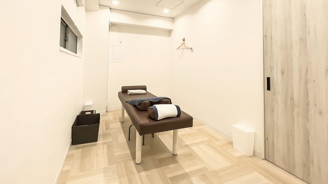 ほねキング神田駅北口整骨院